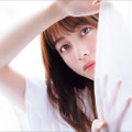 橋本環奈（C）松井伴実／CMNOW(C)GENKOSHA Co.,Ltd. 2022