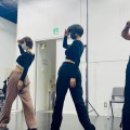 堀田真由、三吉彩花らアミューズ所属女優集結のライブ「ハンサムW LIVE」稽古風景が公開！
