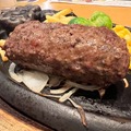 塩で食べる俵型「炭焼き黒毛和牛ハンバーグ」が絶品…ブロンコビリー 画像