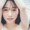 櫻坂46・守屋麗奈 1st写真集『笑顔のグー、チョキ、パー』（出版社：竹書房、撮影：東京祐）