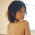 大久保桜子「いつもとは一味違う」……レトロホテルで妖艶グラビアに挑戦 画像