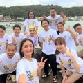 一列目左から）トシ、みちょぱ、小嶋陽菜／二列目左から）吉村崇、タカ、平野ノラ、有吉弘行、狩野英孝、ビビる大木／三列目左から）中岡創一、田中卓志（C）フジテレビ
