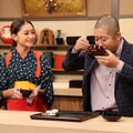 左から）みちょぱ、澤部佑（ハライチ）（C）フジテレビ