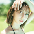 飯田里穂 20th Anniversary PHOTOBOOK『永遠と一瞬』（東京ニュース通信社刊）