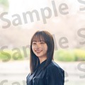 日向坂46・影山優佳1st写真集『知らないことだらけ』楽天ブックス限定ポストカード　撮影：新津保建秀（扶桑社刊）