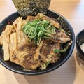 極　魚介豚骨厚切すた丼＠撮影:渡邉