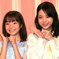 澤井梨丘、趣里【撮影：小宮山あきの】