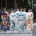 乃木坂46、メンバー8人が乃木神社で成人式！