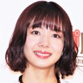 岡田紗佳【撮影：小宮山あきの】