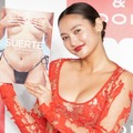 香川沙耶、写真集イベントに“布が少なめ”ドレス姿で登場「後ろを向くとお尻が見えます」 画像