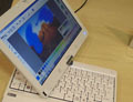 富士通、Windowsタッチ機能に対応したタブレット型ノートPC 画像