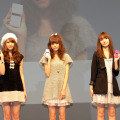 発表会に登場したSeventeenモデル、有末麻祐子さん（左）、桐谷美玲さん（中）、波瑠さん（右）
