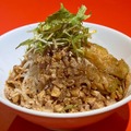歌舞伎町店限定の豚坦々