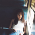 上白石萌歌による写真集『charm charm』　（C）松岡一哲／講談社