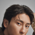與真司郎のノンフィクションエッセイ『人生そんなもん』　撮影／嶌原佑矢（UM）　(C)講談社