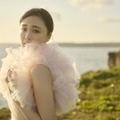 「やっぱり着てみないと分からない」大友花恋、宮古島でウエディングドレス姿に！ 画像