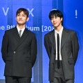 東方神起、日本の人気俳優との“仲良し3SHOT”に反響「素敵な友情」「3人組さいこう～」【PHOTO】 画像