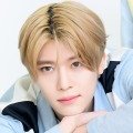 NCT WISH・シオン、2度の中止を経て念願の始球式に登場！“ピンクユニ”着用で話題 画像