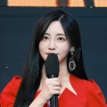 サッカー選手の彼氏の“公開プロポーズ”で話題！韓国女子アナのキス顔SHOTに胸キュン「魅力的です…」【PHOTO】 画像