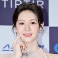 福士蒼汰と共演でも話題！女優コ・ユンジョン、真夏のアウトドアファッションが「爽やかすぎ」【PHOTO】 画像