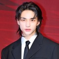 Stray Kids・ヒョンジン、筋肉質な腕露わな夏ルック！ファン想いな一面も「STAYと永遠に一緒に」【PHOTO】