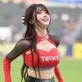 これぞ韓国プロ野球の名物！20歳チアガールの美貌に球場熱狂、大胆セパレート衣装で視線強奪【PHOTO】 画像