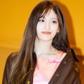 「どんどん大人びて…」IVE・イソ、末っ子らしからぬ“成熟ビジュ”に視線釘付け！【PHOTO】