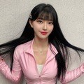 韓国チアガール、深Vネックのスイムウェアで大はしゃぎ！こぼれそうな魅力に「これぞ“健康美”」の声【PHOTO】