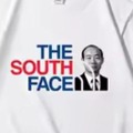 韓国激怒！独裁者の顔入り「ザ・サウス・フェイス」Tシャツ、中国の悪ノリ商品に非難殺到 画像