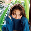 『荒井優希 1st 写真集 無敵の素顔』先行カット第二弾　(C)KADOKAWA (C)Zest, Inc. PHOTO/下田直樹