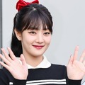 「どうなってるの？」i-dle・ミンニ、“ギリギリ見えない”大胆スカート姿に視線釘付け！【PHOTO】 画像