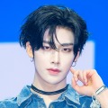 ZB1・リッキー、夜通し輝き続ける！光沢感ある黒スーツを着た大人の魅力に「最高ビジュ更新」【PHOTO】 画像