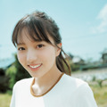 乃木坂46 6期生・海辺朱莉、海辺の古民家でロンググラビア！ 画像