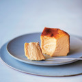 「バスクチーズケーキ」3,780円(直径約11cm)〈各日数量限定〉