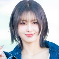 TWICE・モモ、胸元露わなドレス着て登場！ロールス・ロイスに乗る高級感溢れる姿「格が違う」【PHOTO】