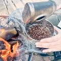 “煎る・挽く・淹れる”を全部自分で作るたき火焙煎コーヒー　2,400円(税込)