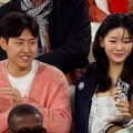 久保建英の親友、“2歳上”財閥令嬢とアツアツ？イ・ガンイン、一目気にせずパリで堂々「公開デート」【PHOTO】 画像