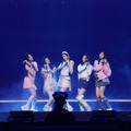 ILLIT、BoAのデビュー曲をカバー！ 「2025 Weverse Con Festival」パフォーマンスに反響 画像