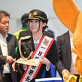 渋谷警察署の1日警察署長に就任した井本彩花