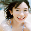 熊澤風花、笑顔はじける水着ショット！ 2nd写真集『小さくて大切なもの』表紙解禁 画像
