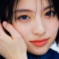 出口夏希が『andGIRL』2025年夏号の表紙に登場！ 涼やかな夏の装いを披露 画像
