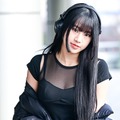 はち切れそうなボリューム感…KISS OF LIFE・ナッティ、胸元パックリなトップス姿に視線釘付け！【PHOTO】