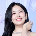 IVE・ユジン、ハーフアップ×ナチュラルメイクの“素顔ビジュ”披露「透明感やばい…」【PHOTO】 画像