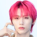 BOYNEXTDOOR・テサン、赤髪から黒髪へのイメチェンにファン歓喜「大好きすぎて具合悪い」【PHOTO】 画像