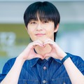 爽やかすぎる…パク・ソジュン、“夏のデニムコーデ”で空港に登場！香港へ出国【独自写真】 画像