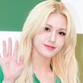 ミニスカートで妖美ポーズ…“インナー露出”が物議を醸したチョン・ソミ、11カ月ぶりのカムバック決定！ 画像