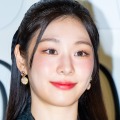 キム・ヨナ、“美白二の腕”丸見えタンクトップが話題　貴重なお腹チラ見せショットも「ハンパない」【PHOTO】 画像