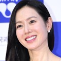 え…どういう表情？『愛の不時着』ソン・イェジン、目と口“大全開”の自撮りを突如公開「それでも美しい」【PHOTO】 画像