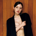 中田花奈、美バストをぎゅっと抱きしめ…2nd写真集『掻き立てる』重版決定 画像
