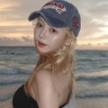 韓国の金髪チアガール、美スタイル際立つ“ピタT”ショットでファンの視線強奪「可愛すぎて涙が止まらない」【PHOTO】 画像